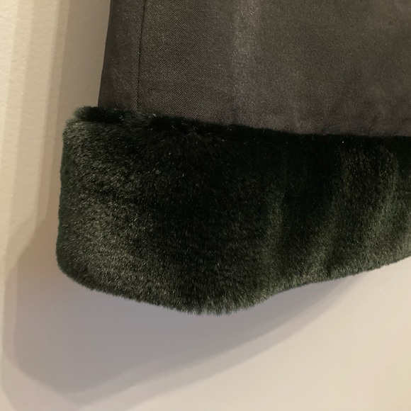 SIMON CHAN Black Shift Dress w/ Faux Fur Trim and Matching Pouch, size 4 - Picture 5 of 7